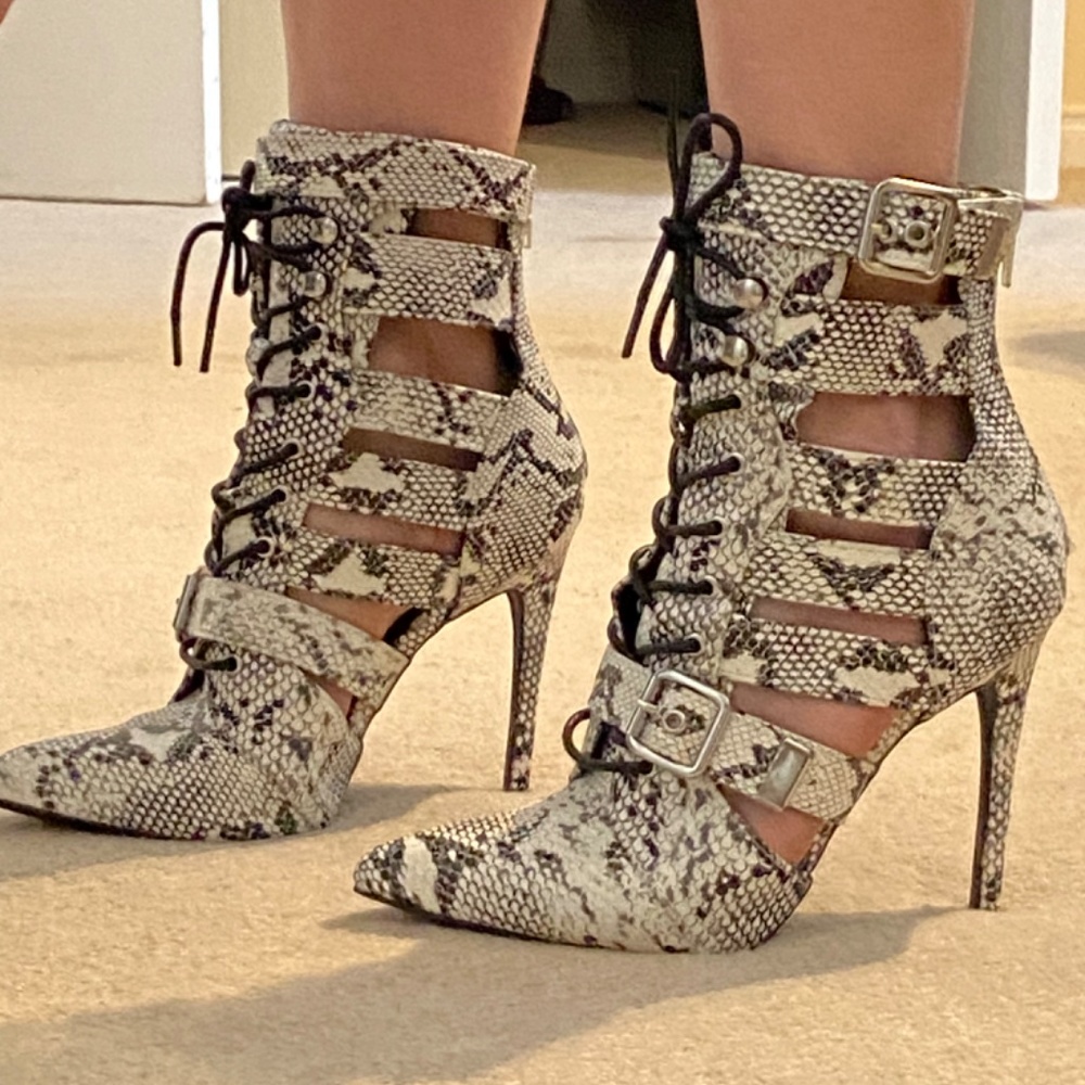 Boots - Picture 2 of 5